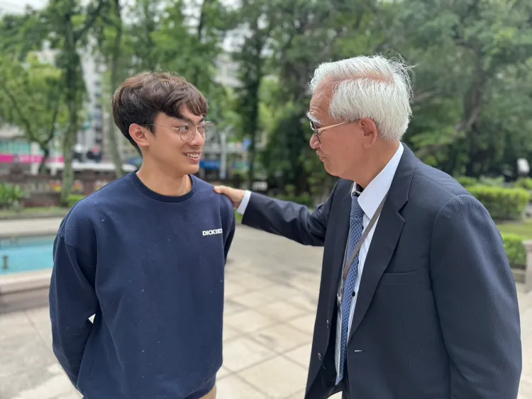 盧明光給畢業生祝福勉勵。大同大學提供