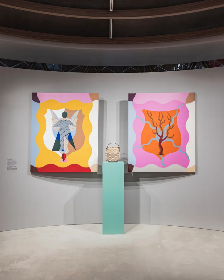 展場有2幅緊扣《共生》主題的作品。品牌提供