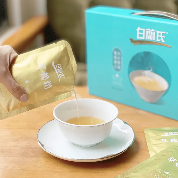 白蘭氏萃鷄精採用獨特菁萃工法，鎖住台灣優質元氣鷄的營養與風味，香醇濃郁猶如慢熬鷄湯。業者提供