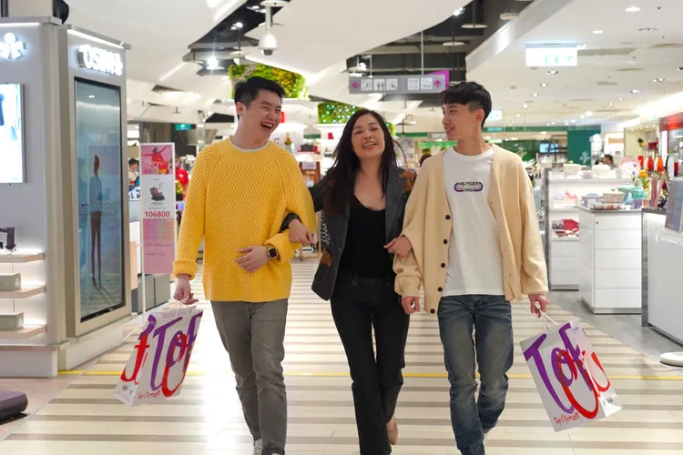 台中大遠百母親節檔期除各項促銷活動、品牌店櫃開幕外，更安排藝術展、時尚秀、舞蹈音樂表演等活動。業者提供