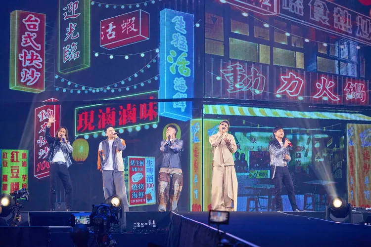 玖壹壹與動力火車同台合鳴。華研國際提供