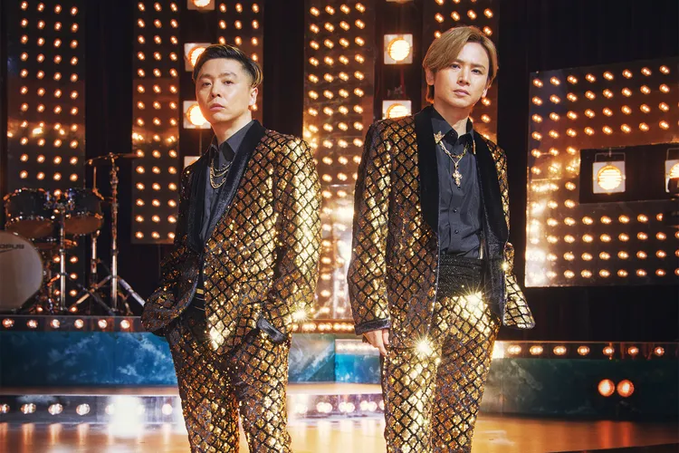 KinKi Kids的唱片公司網站使用正常肖像，左為堂本剛，右為堂本光一。翻攝ELOV-Label網站