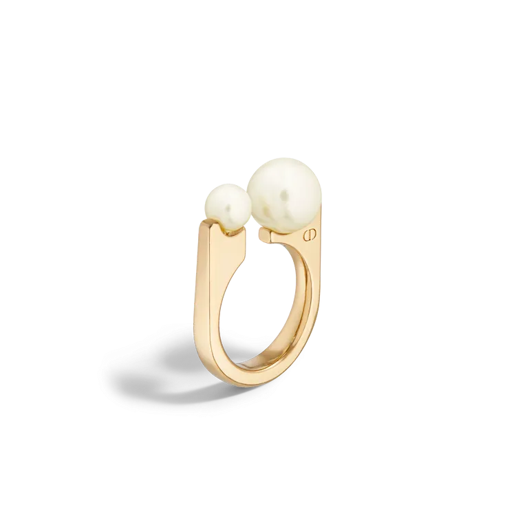 Dior Tribales珠飾戒指，1萬4000元。品牌提供