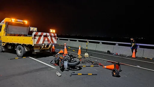 台東20歲載16歲撞工程車 「腳掌撞到變形」2人雙亡