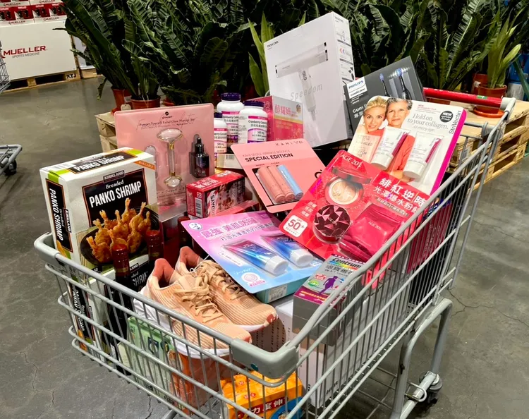 母親節檔期，好市多推出多款母親節送禮、變美好物、大餐料理滿足會員所需。業者提供