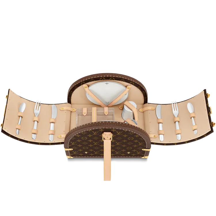 Picnic Trunk野餐餐具硬箱，130萬元。品牌提供