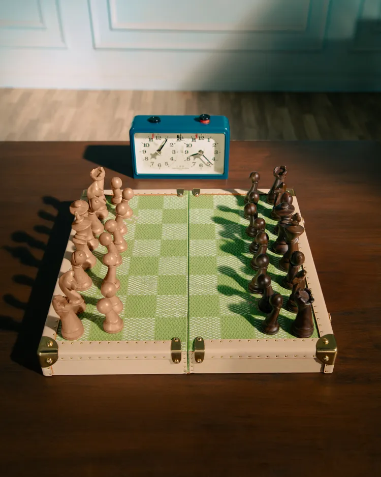 Pharrell Williams 與美國歌手Tyler, the Creator聯名合作西洋棋遊戲硬箱，62萬元。品牌提供