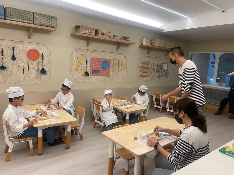 「凱渡親子季」推出「一日小小廚」體驗活動。陳揚盛攝