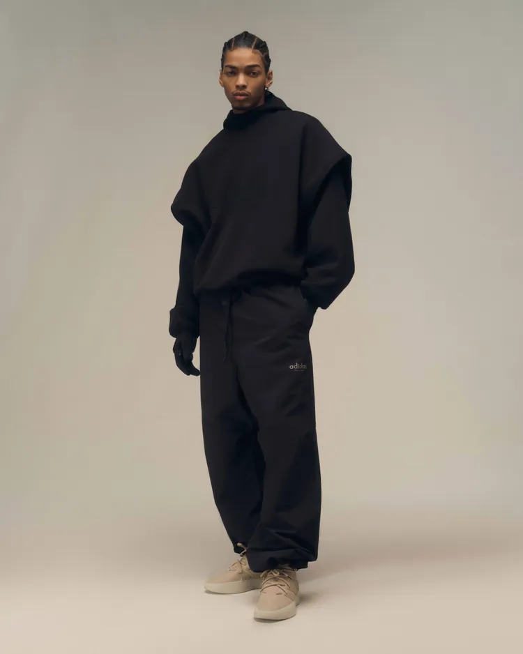 春季聯名系列延續簡約風格。品牌提供