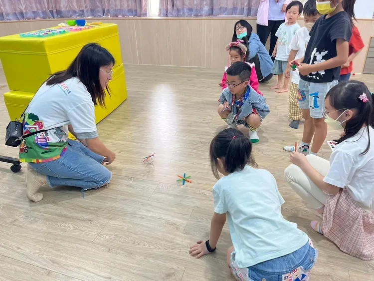 「Toyota玩具復活節」藉由DIY的方式重新組合二手玩具，並結合了聯合國永續發展目標(SDGs)設計闖關遊戲。業者提供