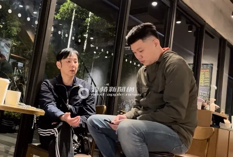 陽帆與男友人在咖啡廳內也是話題不斷，互相討論著事情。特勤中心攝