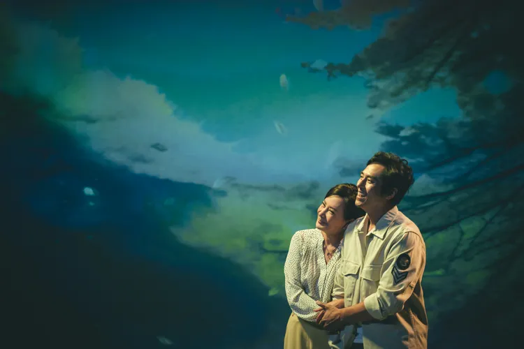 劇中莊凱勛（右）一直給予陳亞蘭鼓勵和支持。公視台語台、華視提供