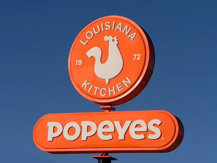 全球知名連鎖速食潮牌「Popeyes」重磅宣告上半年爽脆登台。業者提供