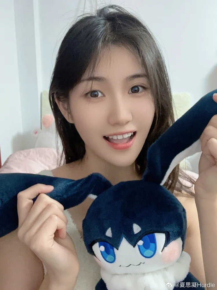 夏思凝長相清澳，有「中國田徑IU」之稱。 翻攝夏思凝博微