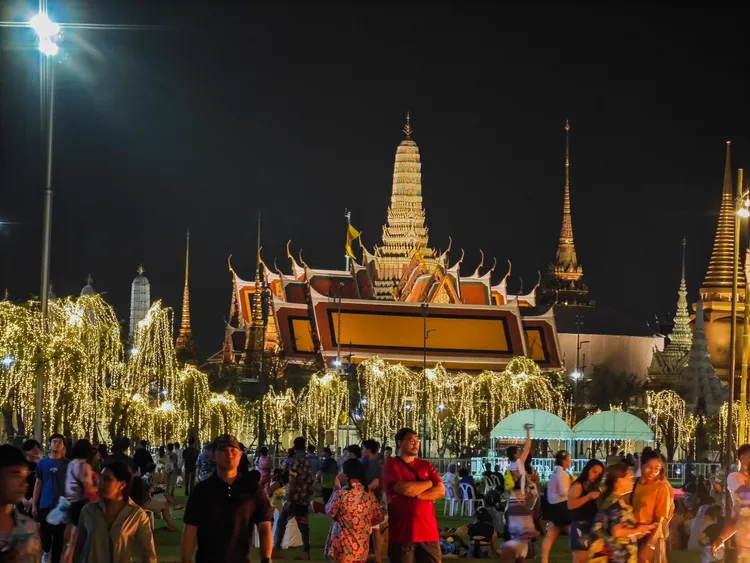 「2024年世界超級潑水節」在曼谷Ratchadamnoen Klang街區與皇家田廣場(Sanam Luang)舉辦遊行和慶祝活動。田欣雲攝