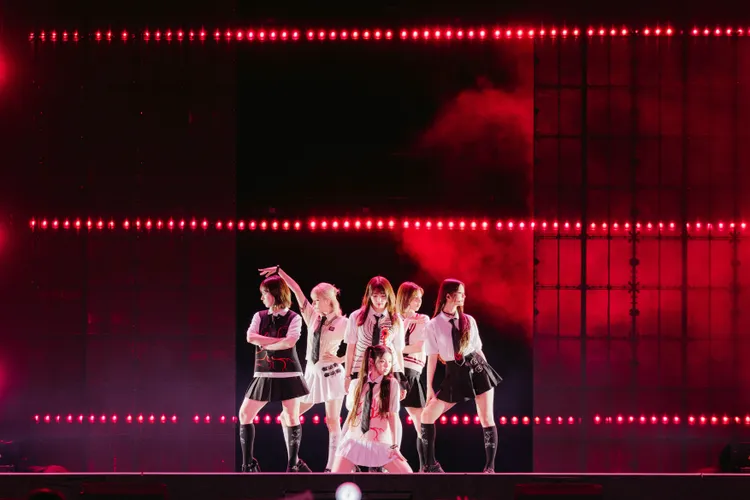 NMIXX成員JIWOO今天剛好是18歲生日。超級圓頂提供