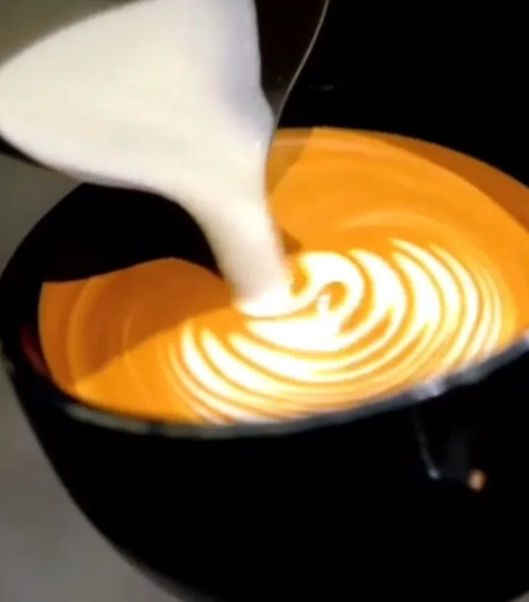 拉花美觀但可能會影響喝咖啡的韻味。FB粉專：《石牌拉花小老師》提供