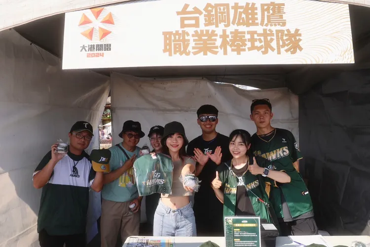 黃捷參加今年大港開場。黃捷服務處提供