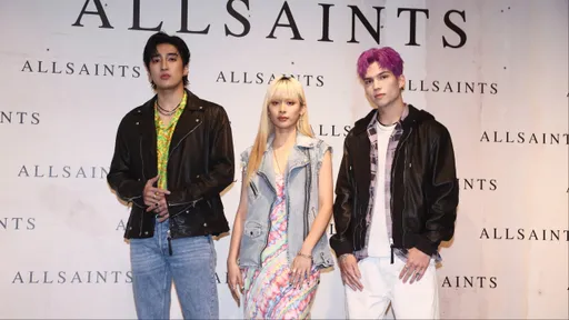 娄峻硕靠ALLSAINTS帅一回 与派伟俊、陈泳希同台秀皮衣时尚