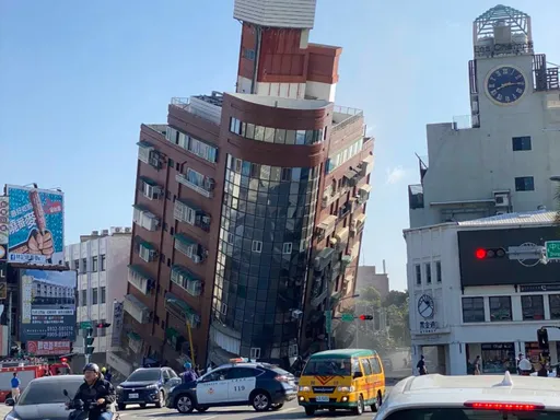 花蓮強震全台傳災情 人事總處:各機關學校視災情「自行決定停止上班上課」