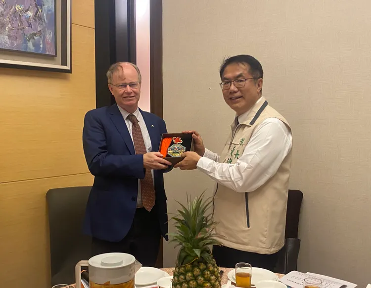 黃偉哲樂見未來能有更多文藝、體育交流。市府提供