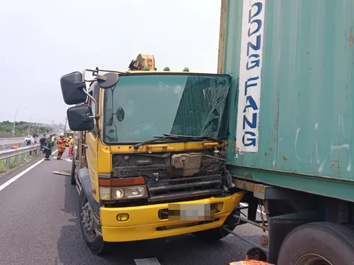 國1南向內壢路段五車追撞 疑大貨車未保持安全距離釀禍