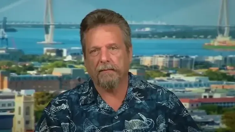 波音前資深品管主管巴奈特在具名檢舉波音客機品質後，在今年3月「開槍自殺」。翻攝ABC News