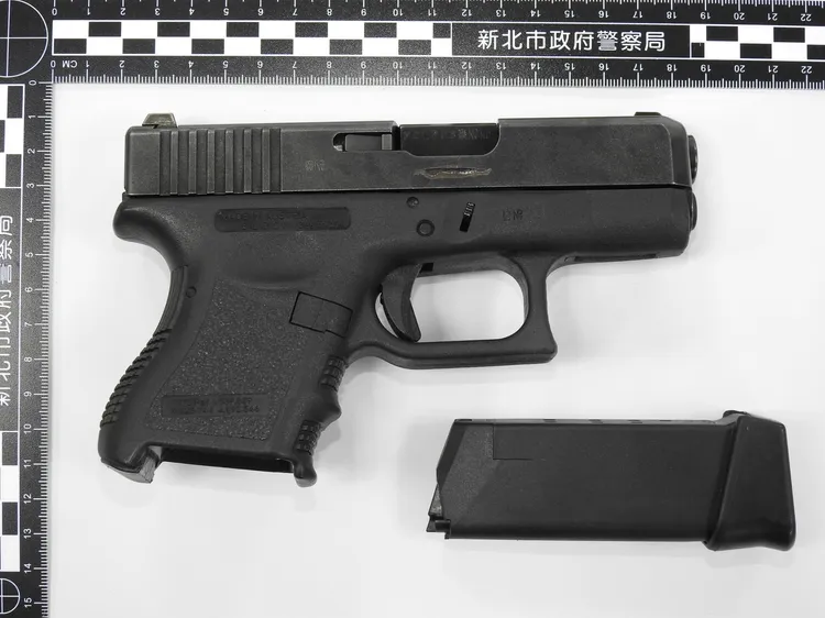 蘇姓少年所使用槍枝是制式，他聲稱是向友人購買，警方懷疑是有人提供。翻攝畫面