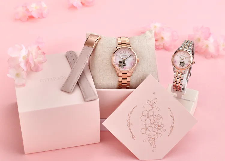 CITIZEN以月光下的滿開櫻花為設計靈感推出2款全新女錶。品牌提供