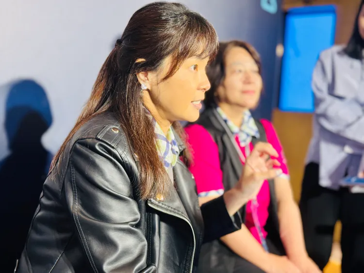 宜蘭蘇澳國小邱怡雯資訊組長特別感謝THSD讓孩子們人人都能有iPad使用。趙筱文攝。