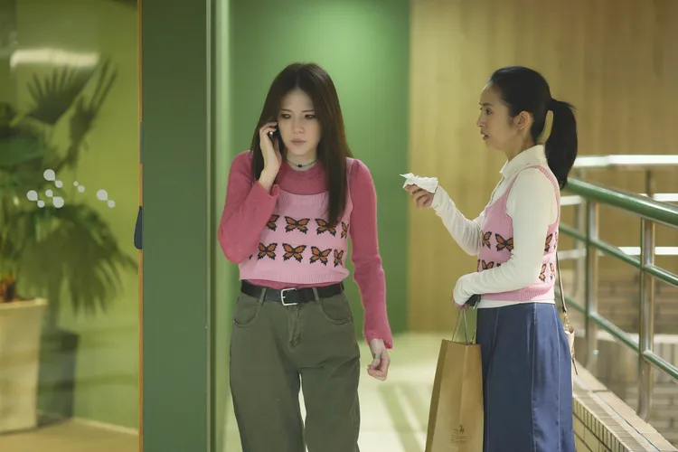 許瑋甯（左）透露和林依晨對戲，刀子嘴豆腐心的拿捏、情緒轉換不出來容易。（公視、MyVideo提供