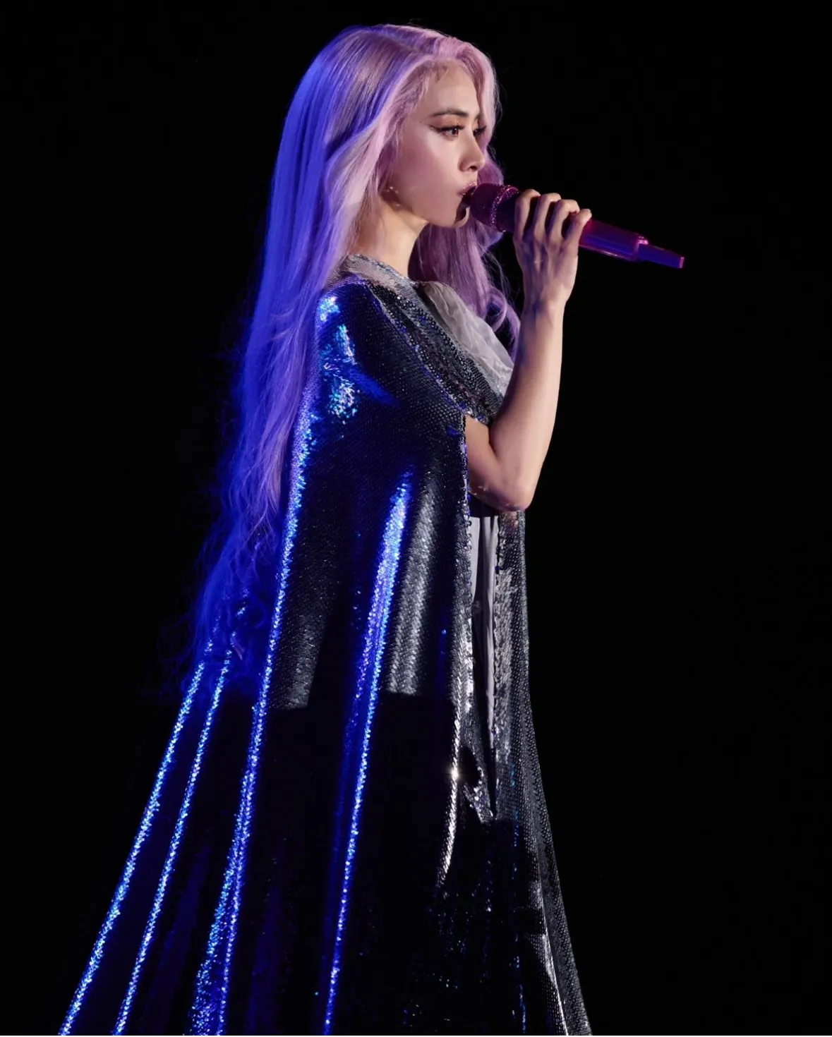 有網友表示這個角度很像《冰雪奇緣》裡的Elsa。翻攝蔡依林IG