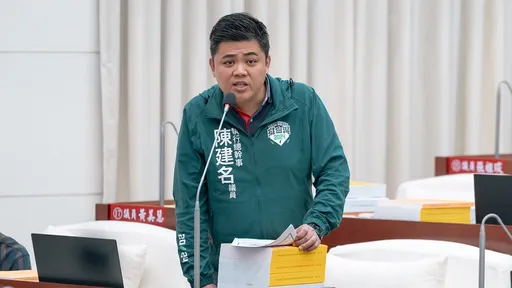 綠議員陳建名被爆「強吻女歌手」 稱討論合唱時酒後失態肢體接觸