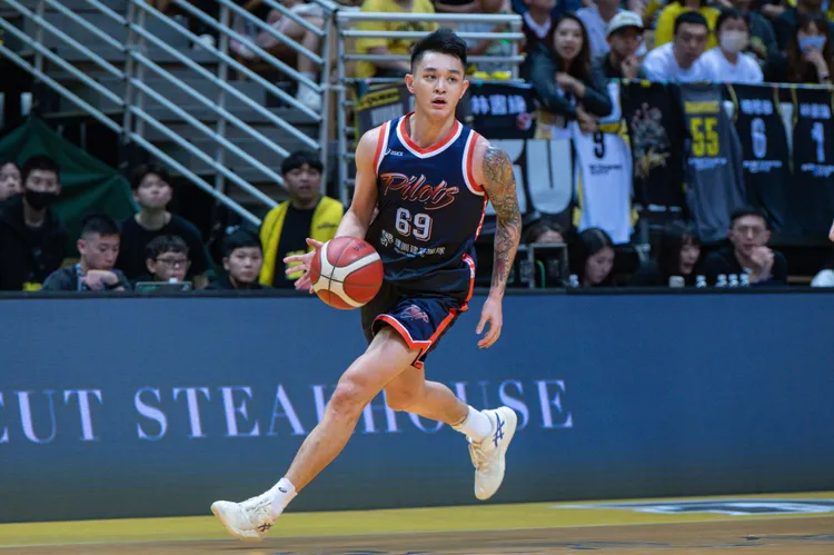 盧峻翔失誤過多。PLG