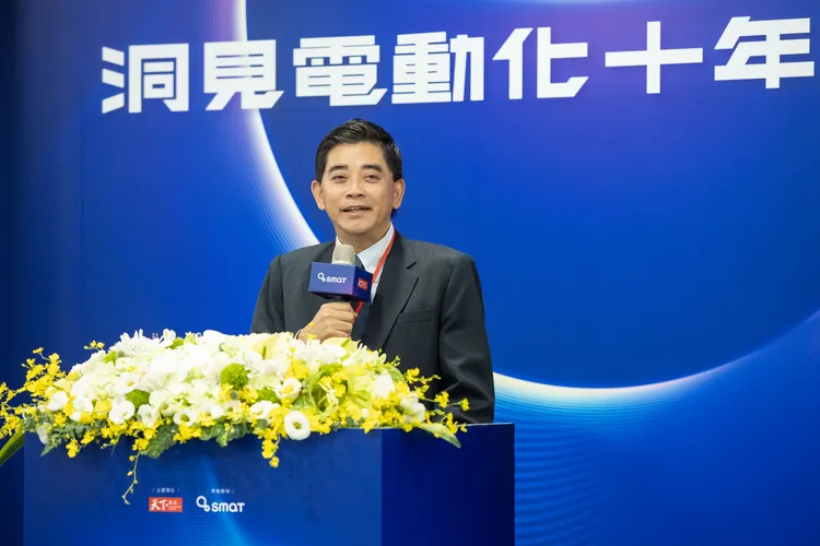 台灣智慧移動產業協會理事長邱俊榮提出「三三三政策」倡議。SMAT提供