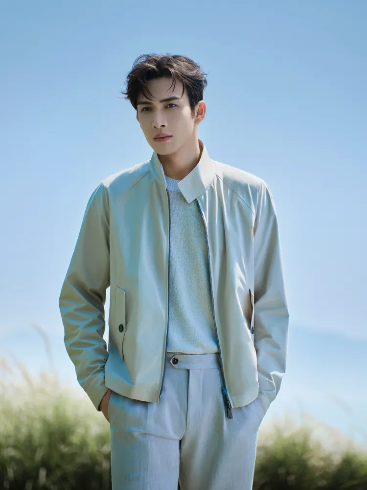 張彬彬演繹2024春夏頂級系列。品牌提供