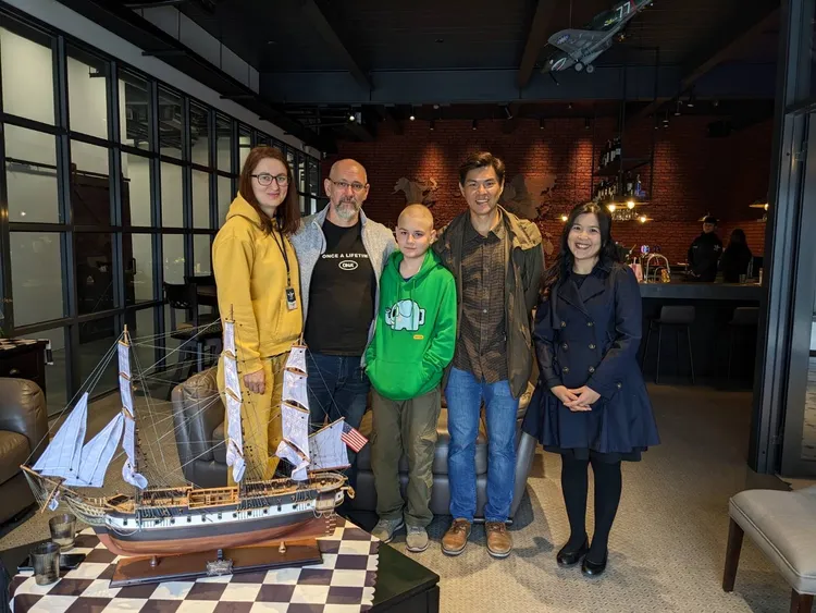 社會局派專人關懷Valeriy生活所需。市府提供