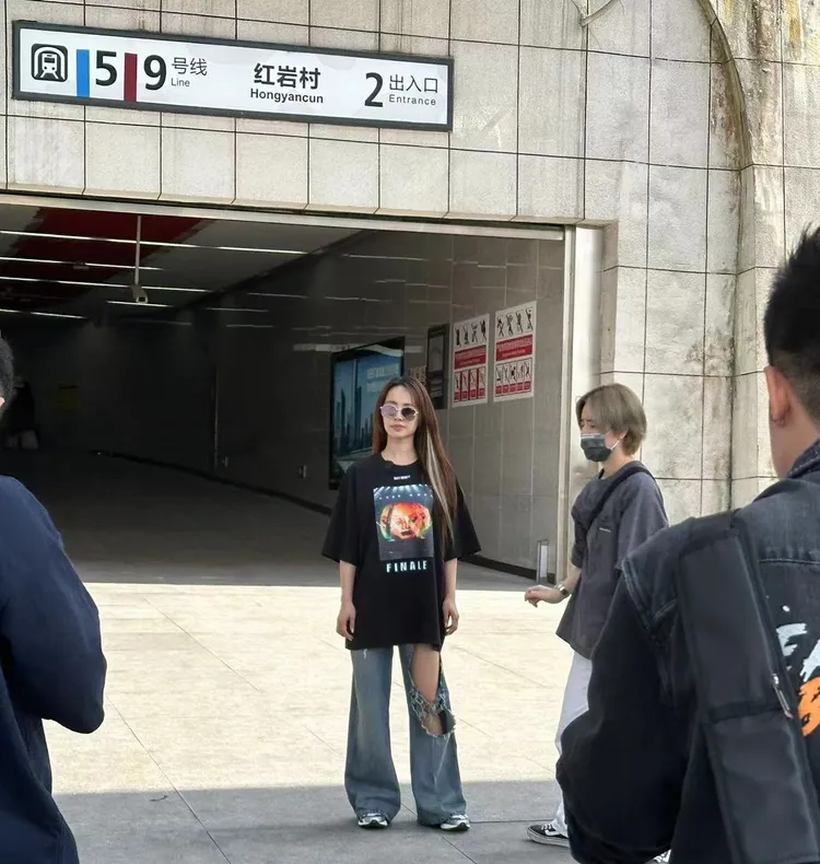 蔡依林搭重慶地鐵去演唱會場館彩排。翻攝Jolin的Knight微博