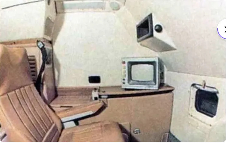 末日運輸車當時內裝樣貌。