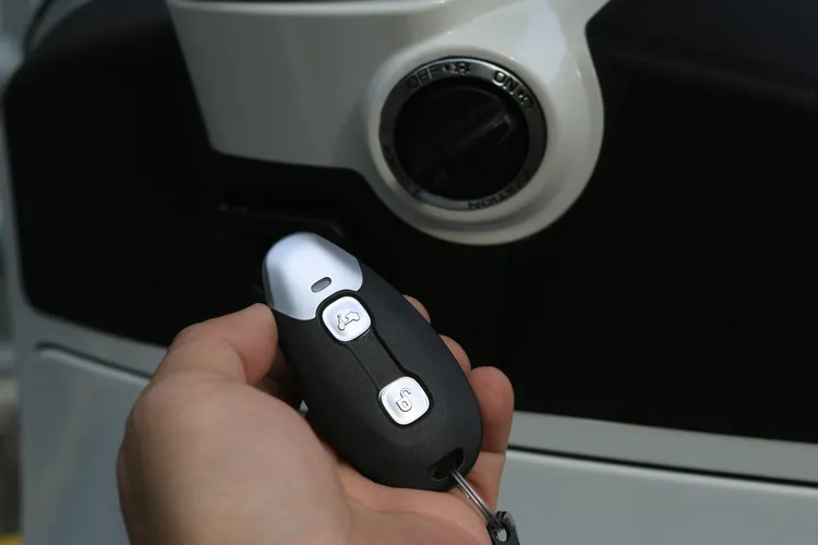 Keyless近年來已成為許多高階二輪車種必備的便利科技，這次也是GTS 300車系的升級重點。林浩昇攝