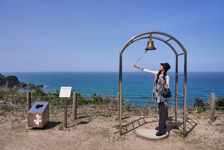 敲響鐘聲，戀愛運肯定UP UP。StellAH.提供