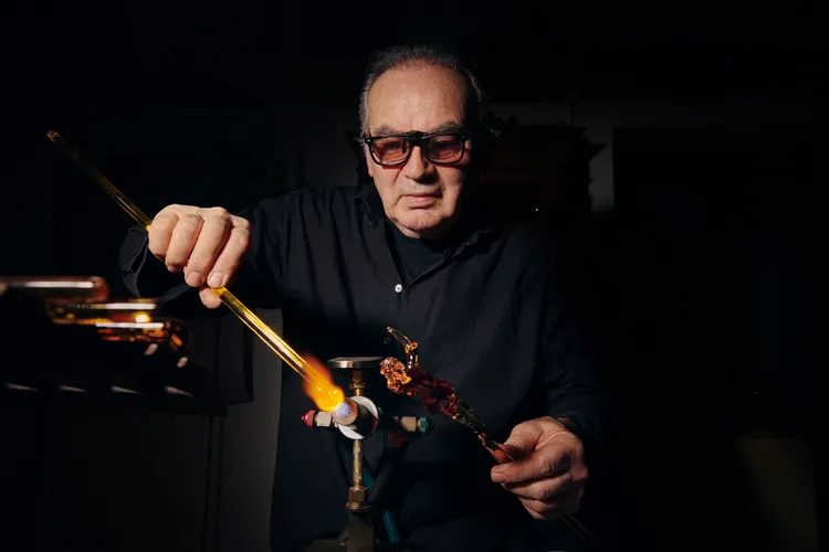 燒拉玻璃工藝師LUCIO BUBACCO。品牌提供