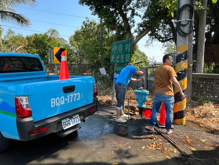 水上鄉消防栓噴水。嘉縣府提供
