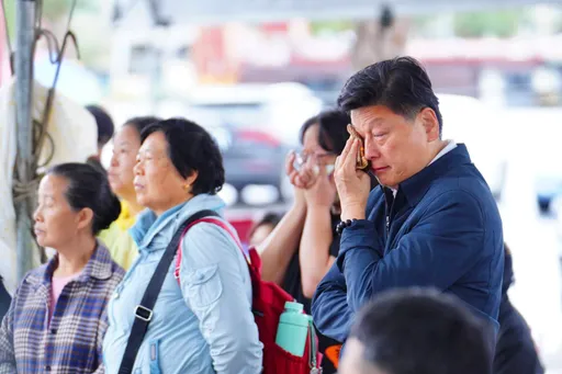 傅崐萁為花蓮落淚!影片曝光 遭出征嘆「救災還要分顏色嗎?」