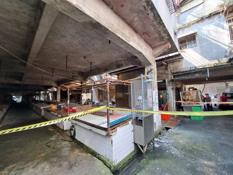桃園三元市場震成危樓。翻攝大溪圳頂消防分隊