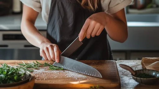 淫狼擄女3天押到公廁性侵 反被她3刀捅腹奪命