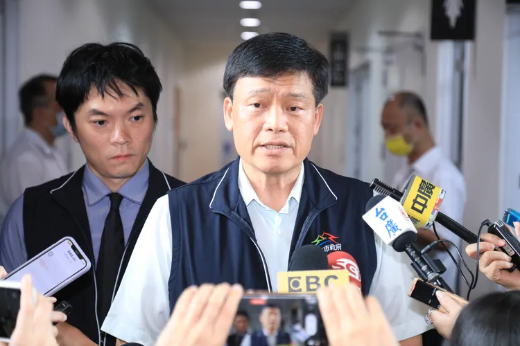 台中市衛生局長曾梓展指出，對業者處以停業並重罰144萬元。市府提供