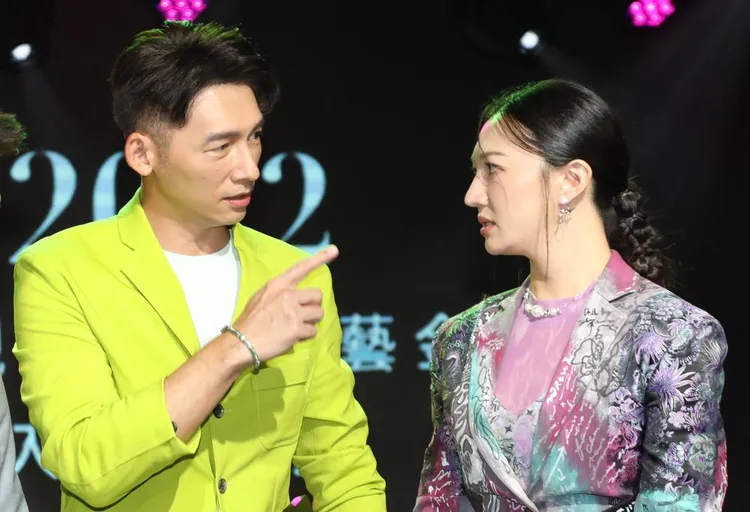 温昇豪（左）和李杏被傳關係生變。資料照片