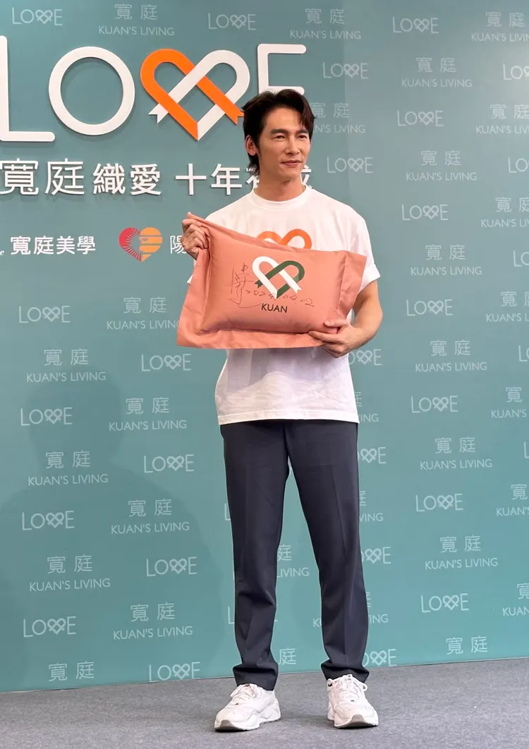 温昇豪告別舊團隊後，就常被爆料。伊林提供