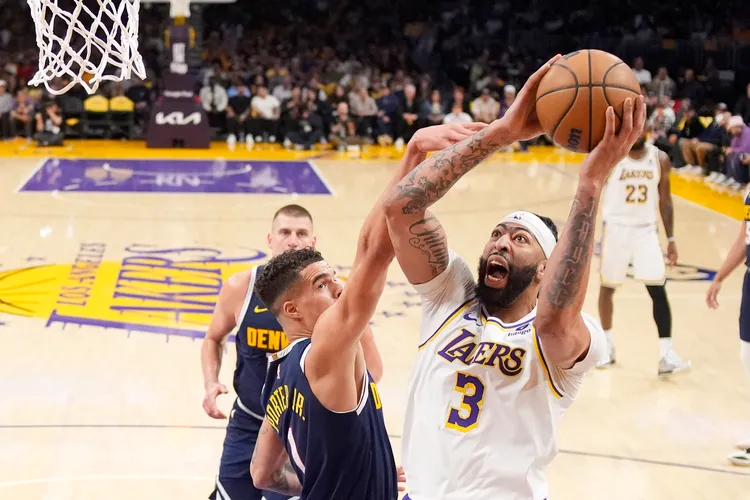 戴維斯雙20。美聯社